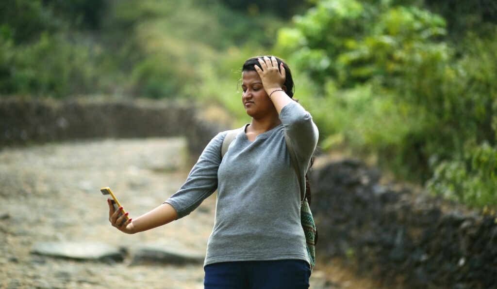 SIM Cards, eSIM, Wi-Fi & Charging in Masai Mara: Kenya Connectivity Guide 2026